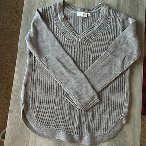 Grey vneck knit sweater